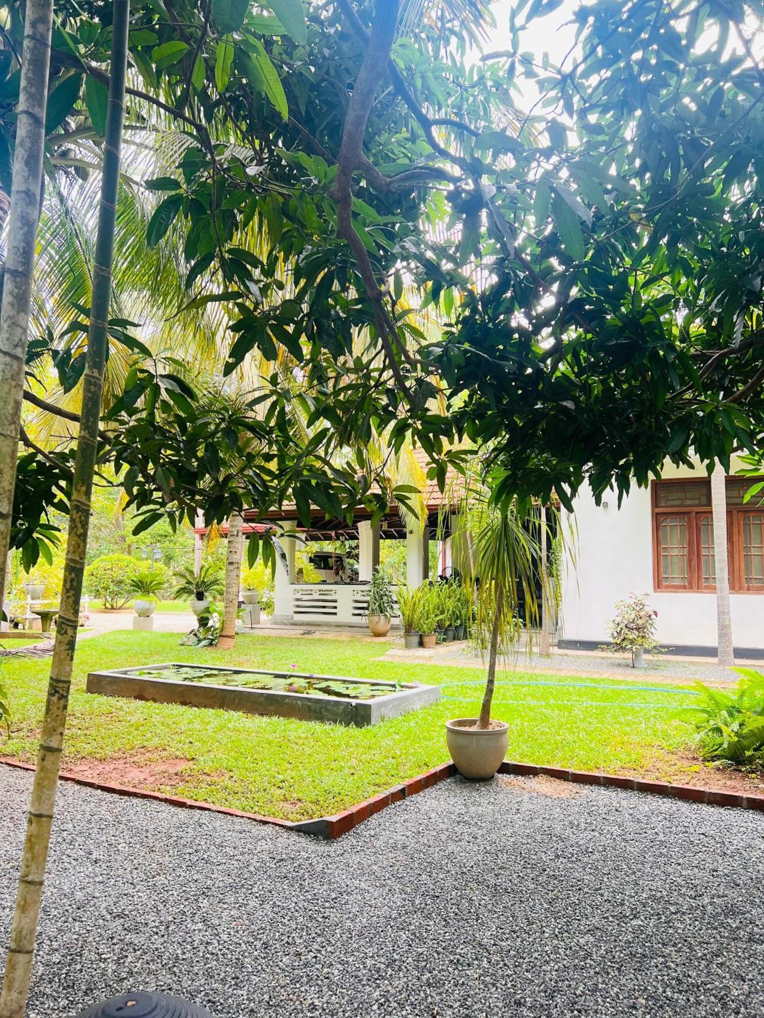 Krishan Villa Negombo Exterior photo